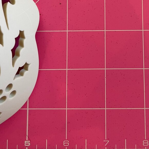 DONATING IF NOT PURCHASED BY 12.1.25 -- 9" Lenox Holiday Medium Vase - Picture 10 of 16